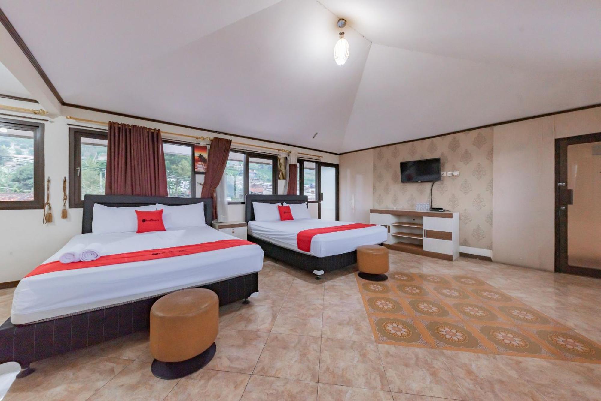 Hotel Reddoorz Near Cikole Lembang Exterior foto