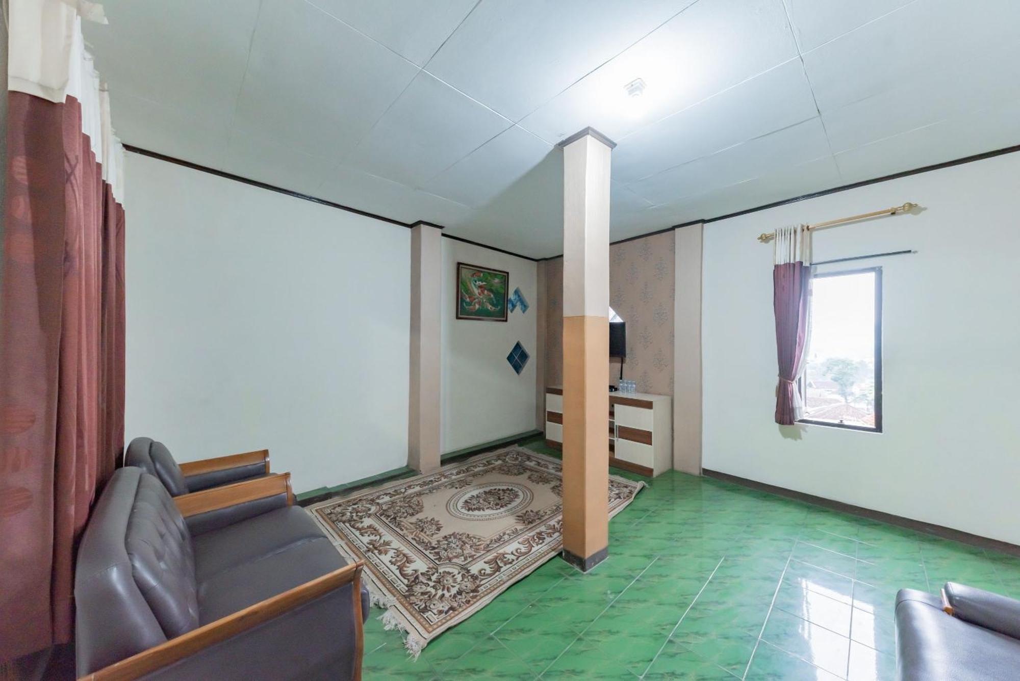 Hotel Reddoorz Near Cikole Lembang Exterior foto