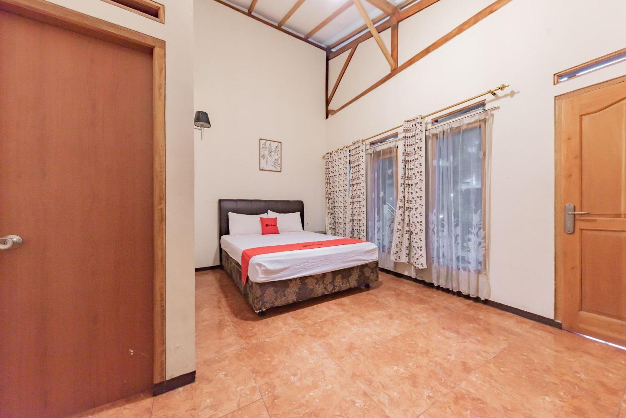 Hotel Reddoorz Near Cikole Lembang Exterior foto