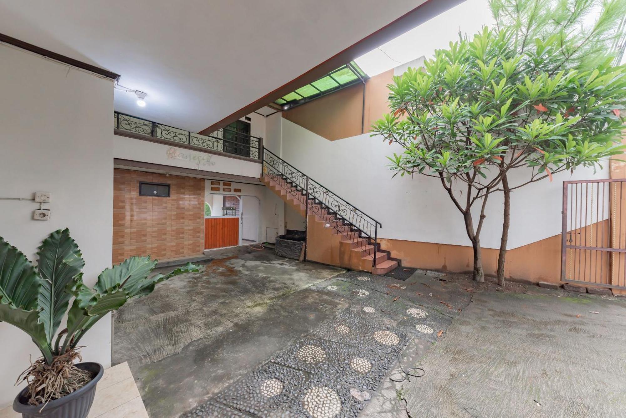 Hotel Reddoorz Near Cikole Lembang Exterior foto