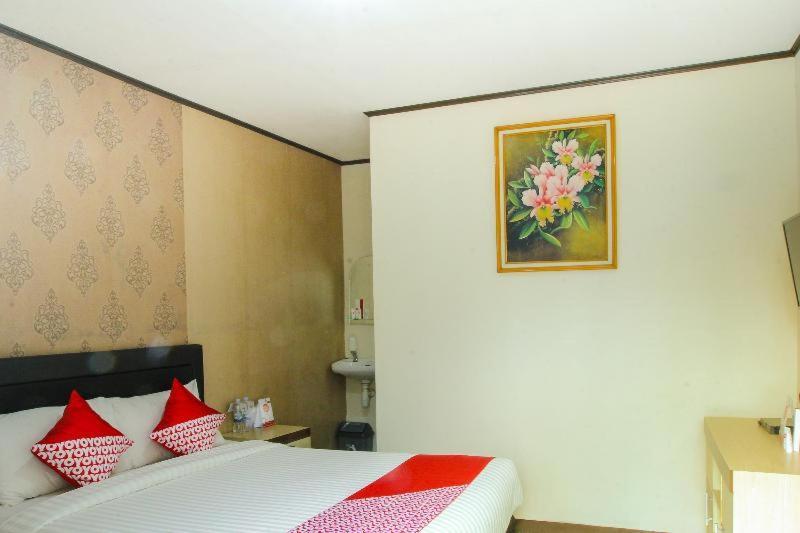 Hotel Reddoorz Near Cikole Lembang Habitación foto