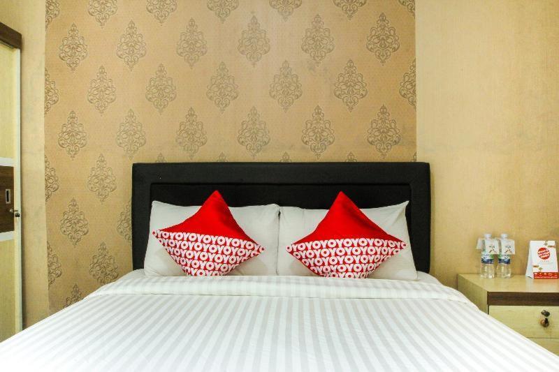 Hotel Reddoorz Near Cikole Lembang Habitación foto